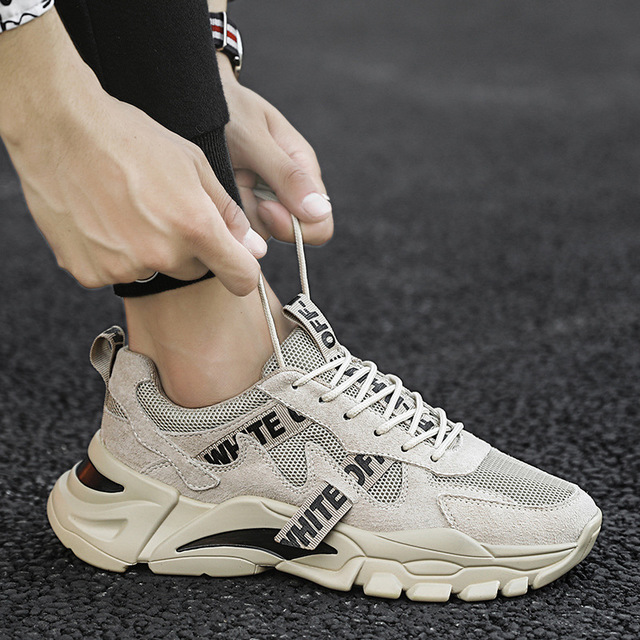 Men's sports and leisure mesh running shoes