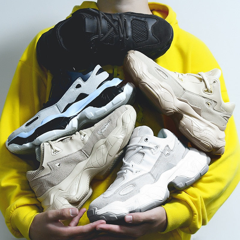 Sports style breathable casual shoes before running